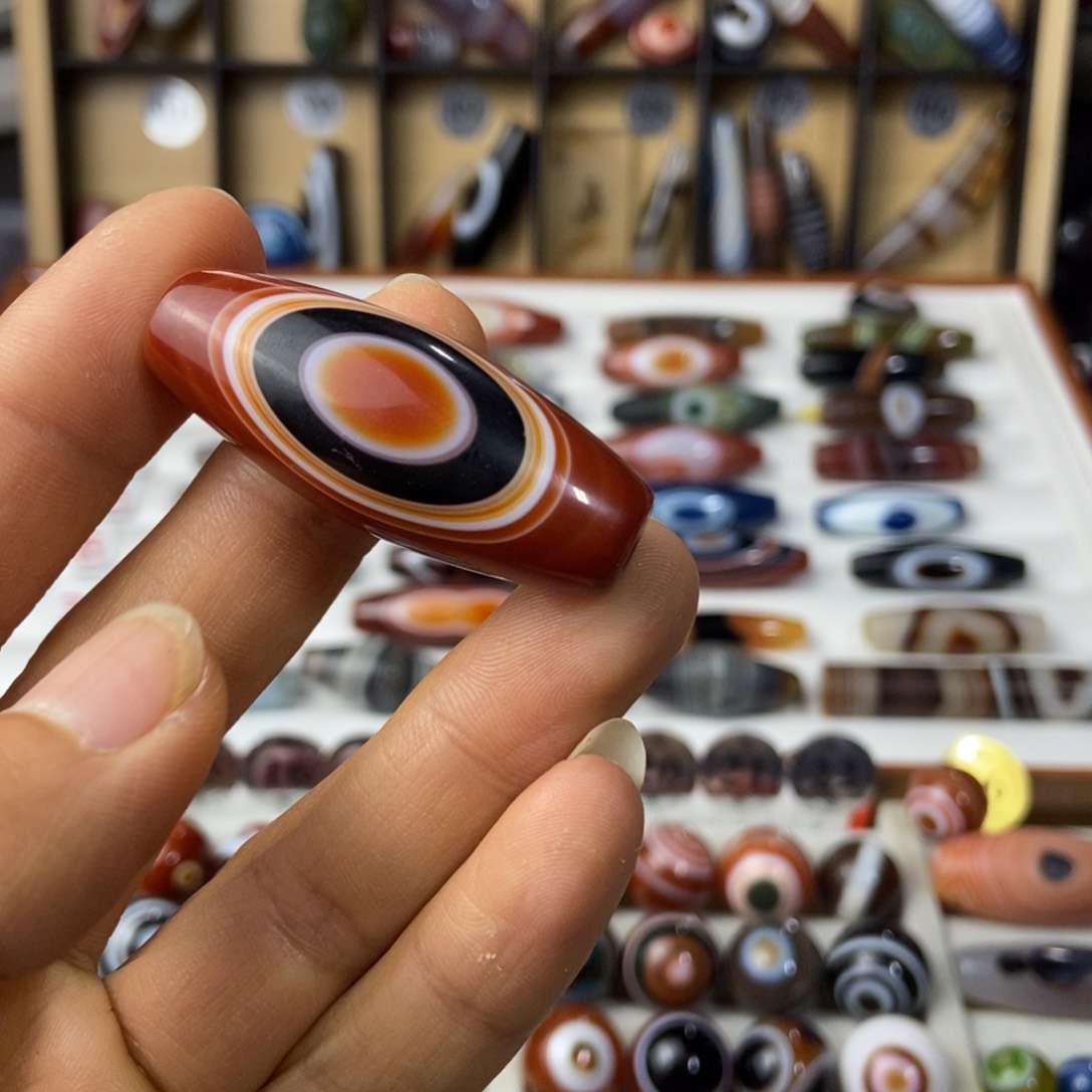 未镶嵌颈饰玛瑙/玉髓山****峰