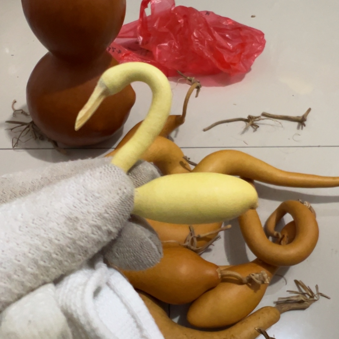 秦***画天鹅手把盘玩把件