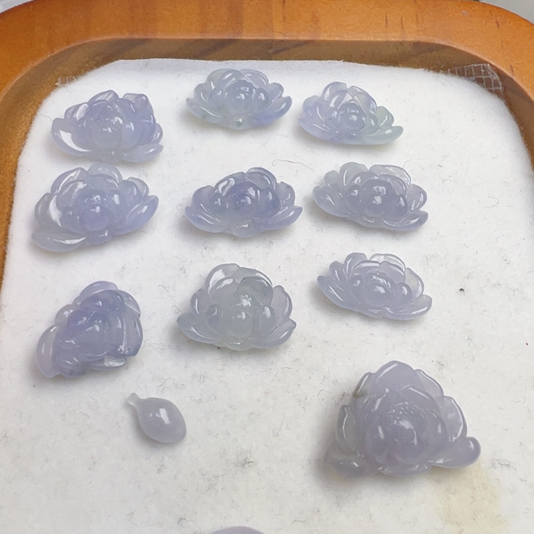 翡翠散珠紫莲花吊坠