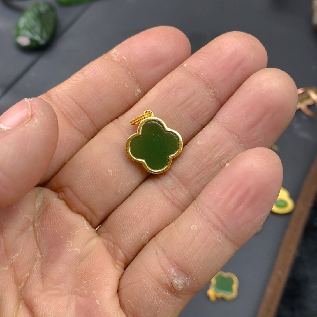 和田玉（碧玉）颈饰银S925镀金镶嵌