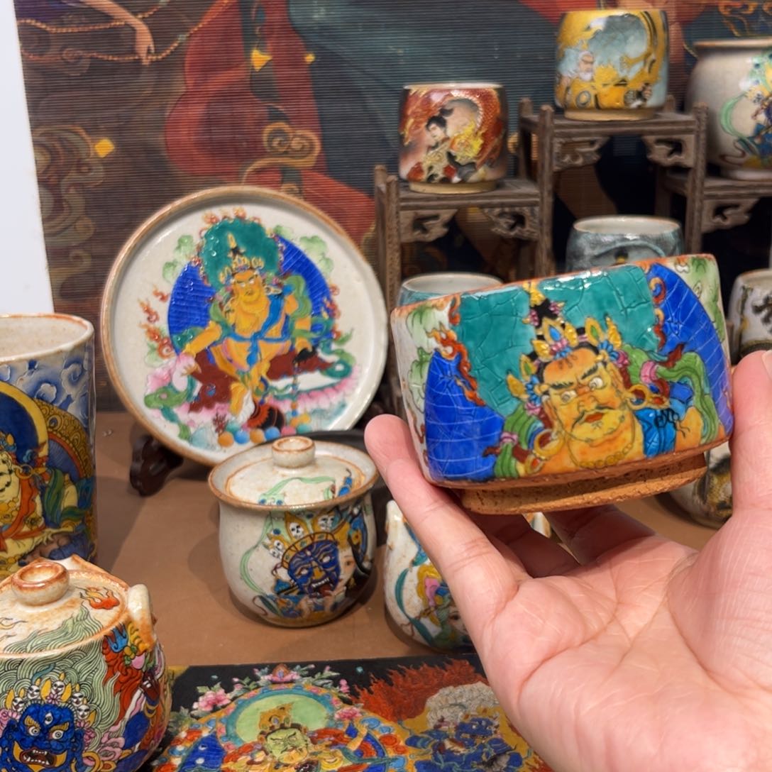 手工手绘黄财财茶杯