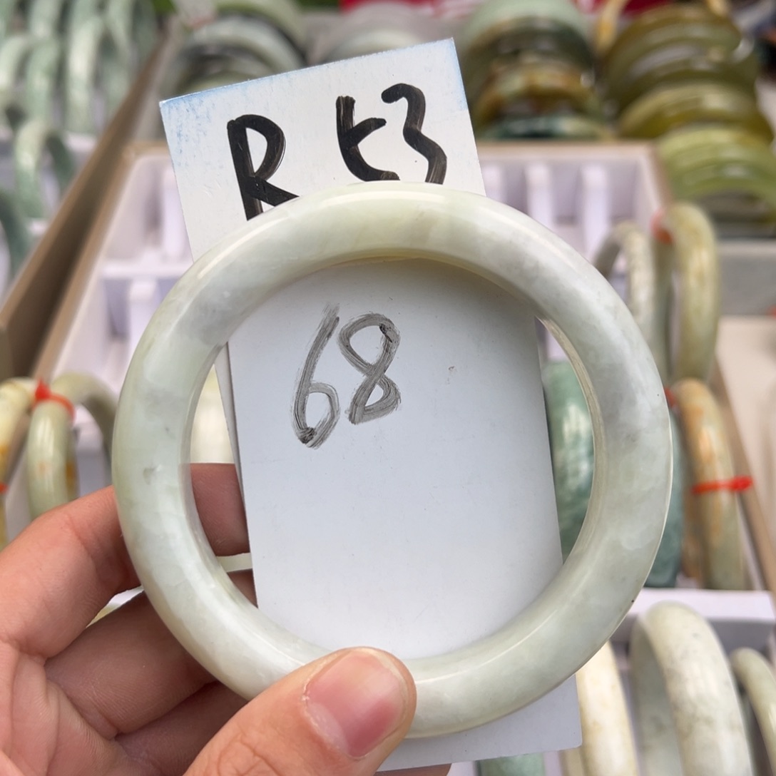 岫玉手镯未镶嵌天然岫玉