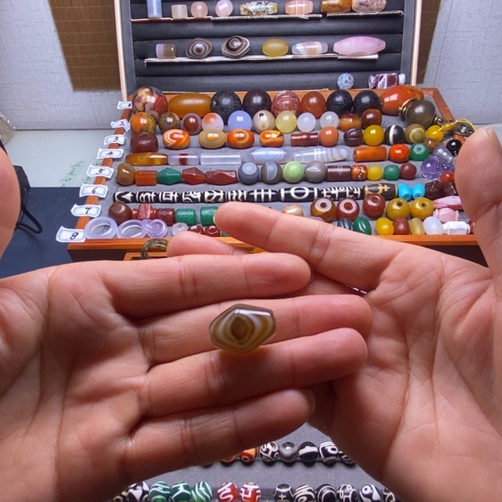 玛瑙/玉髓未镶嵌巴西玛瑙饰品桶珠