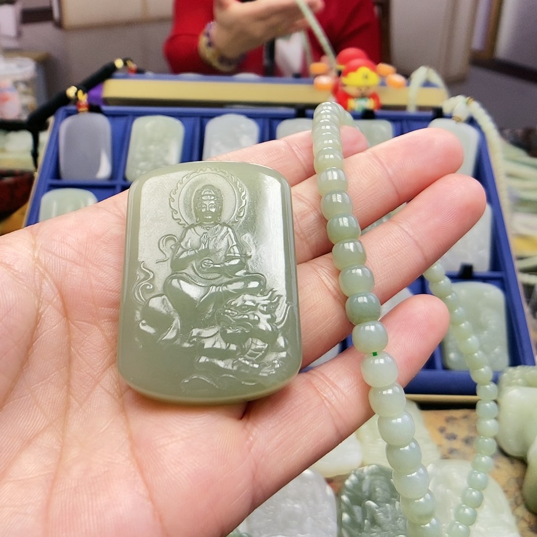 和田玉颈饰未镶嵌小**唐