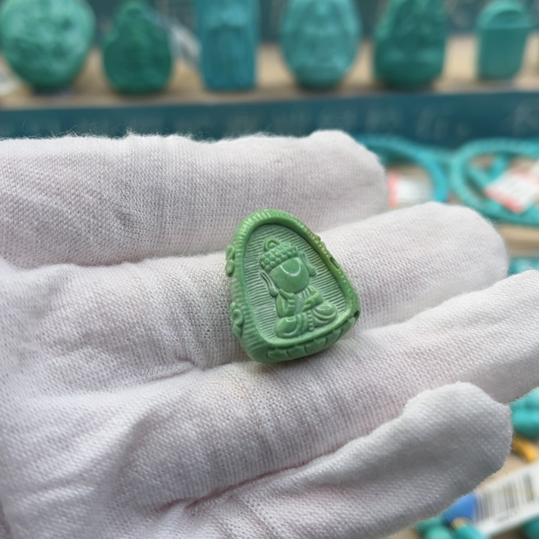 绿松石配饰未镶嵌