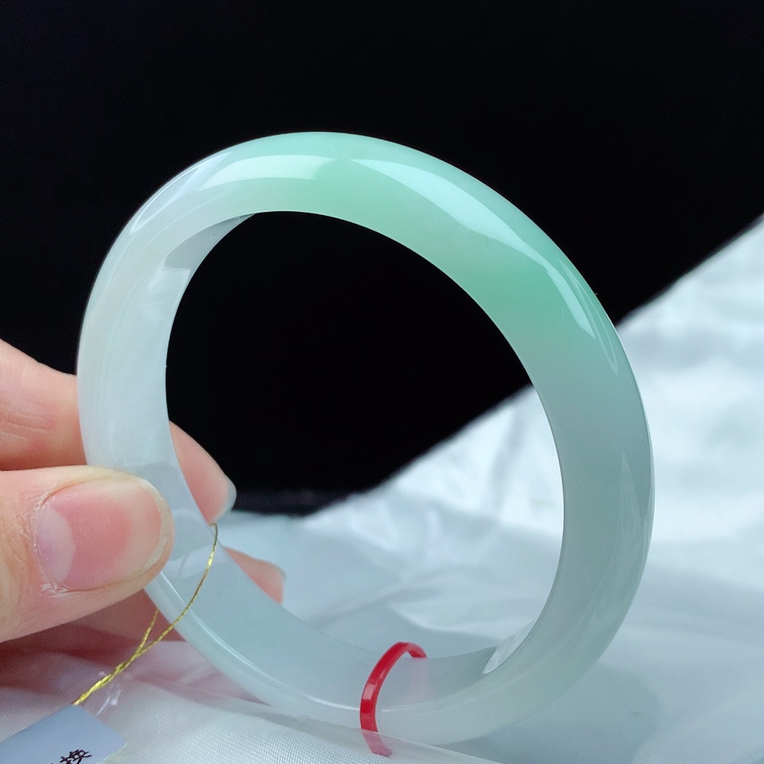 翡翠手镯未镶嵌57圈0331