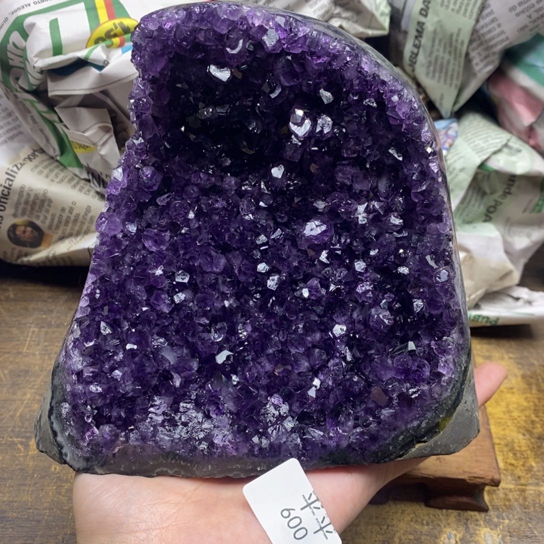 紫晶乌拉圭未镶嵌