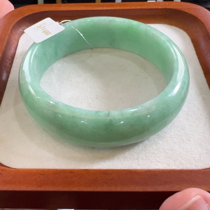 翡翠未镶嵌手镯翡翠