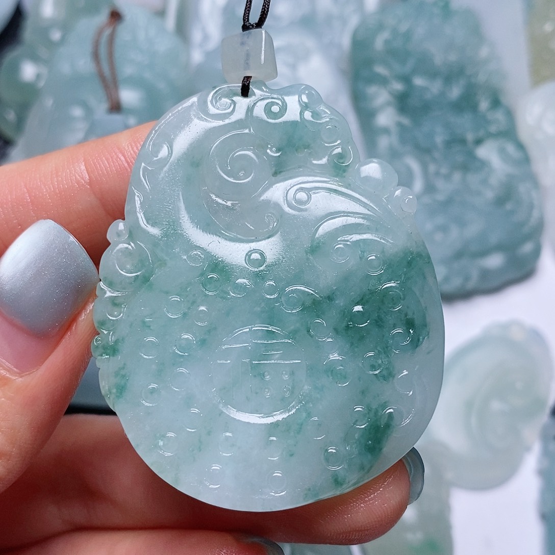 定制翡翠未镶嵌毛货付款后确认抛光