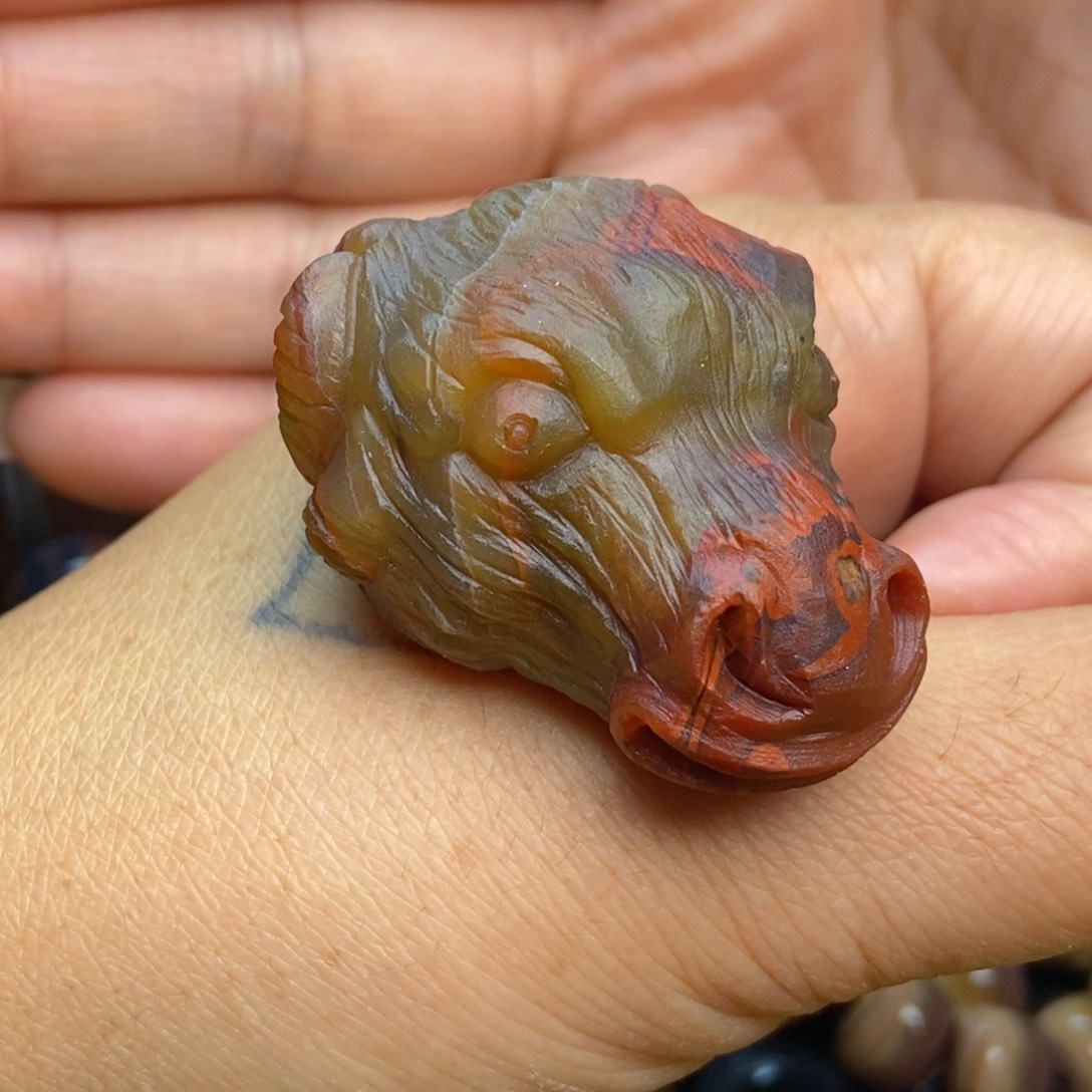 玛瑙/玉髓颈饰未镶嵌战国红