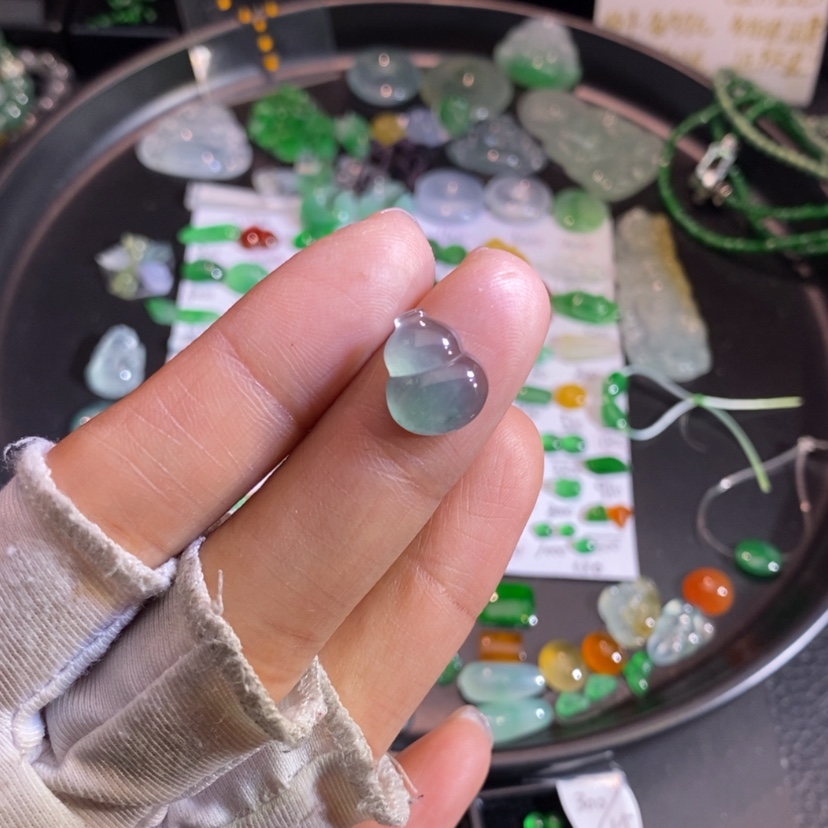 【闪购商品】翡翠挂件未镶嵌葫芦