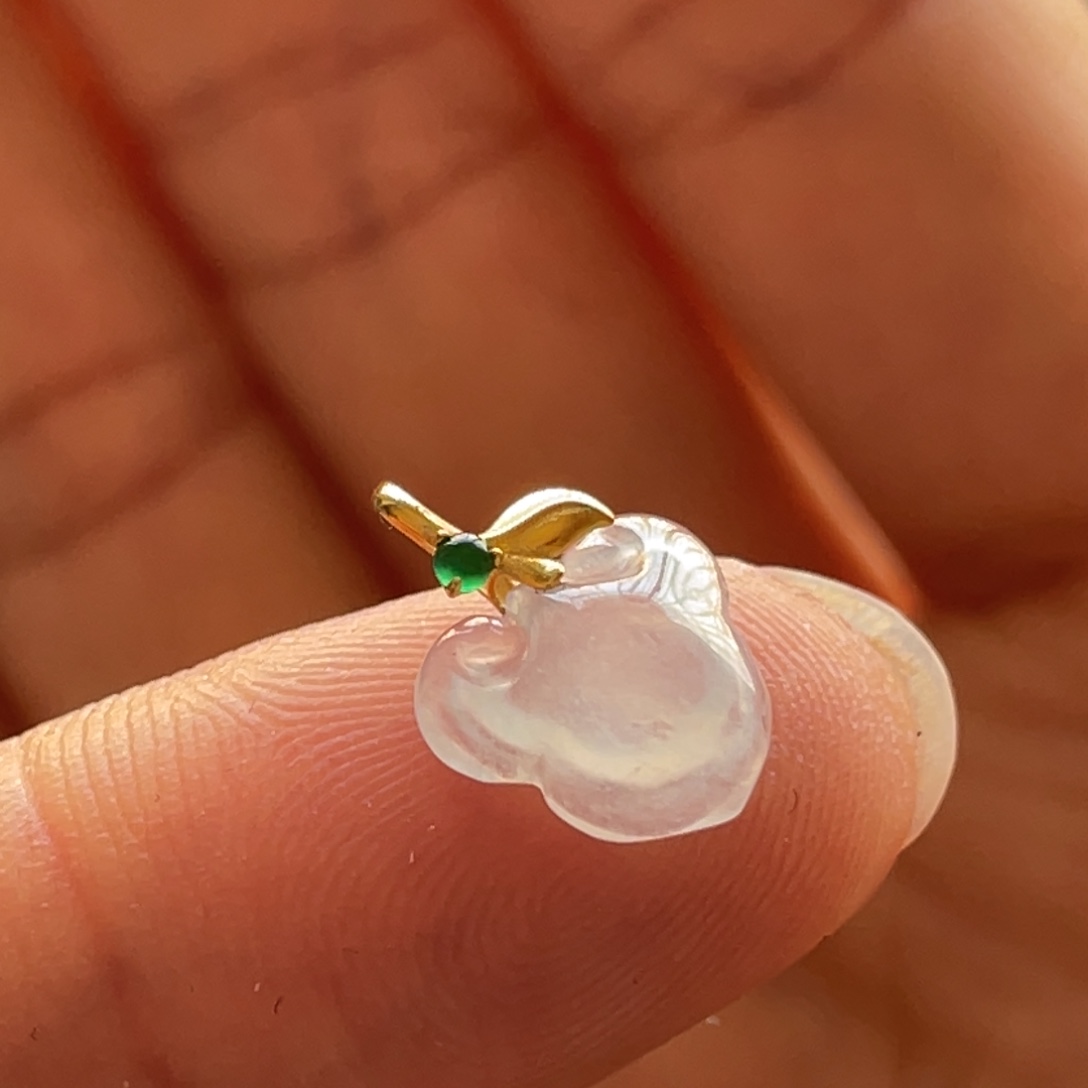 翡翠颈饰18K金镶嵌如意头滴溜