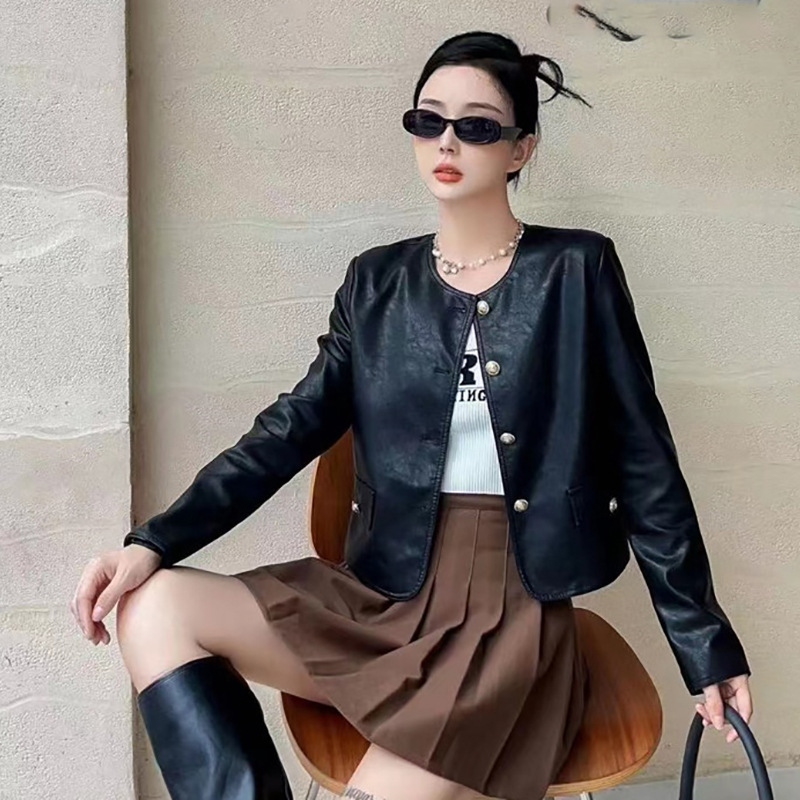 圆领短款皮衣外套女春秋复古黑色显瘦韩式休闲时尚金属扣西装上衣