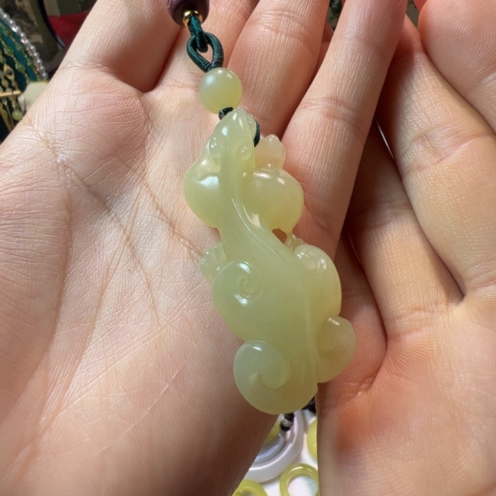 和田玉（黄玉）颈饰未镶嵌