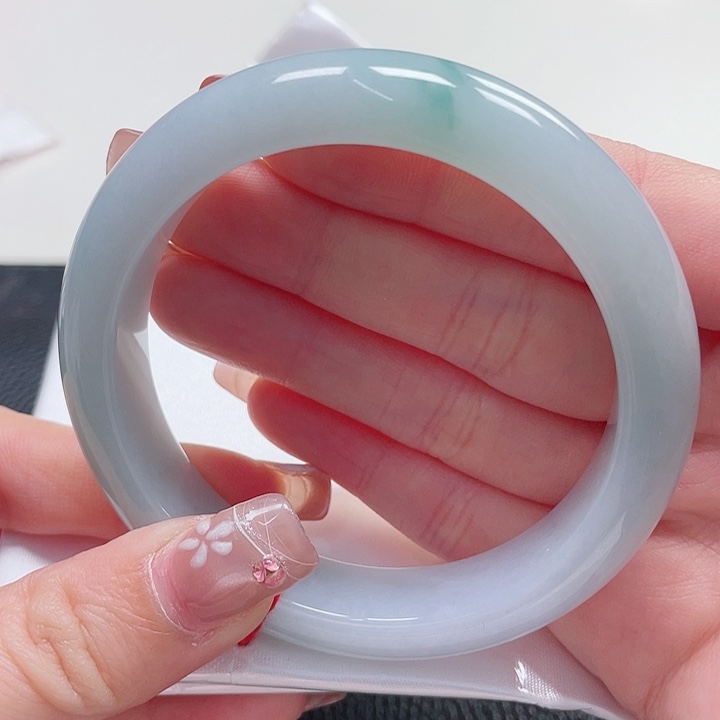 翡翠手镯未镶嵌缅甸 蓝绿飘花 干净显气质 肉质0毛孔