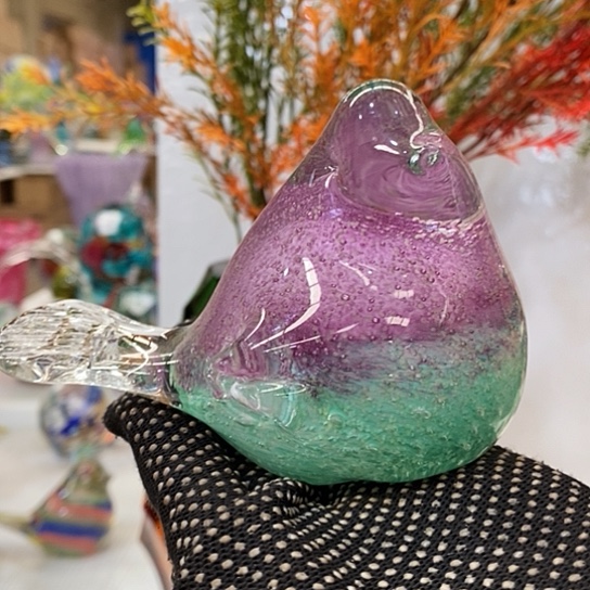 琉璃花瓶高7厘米宽12