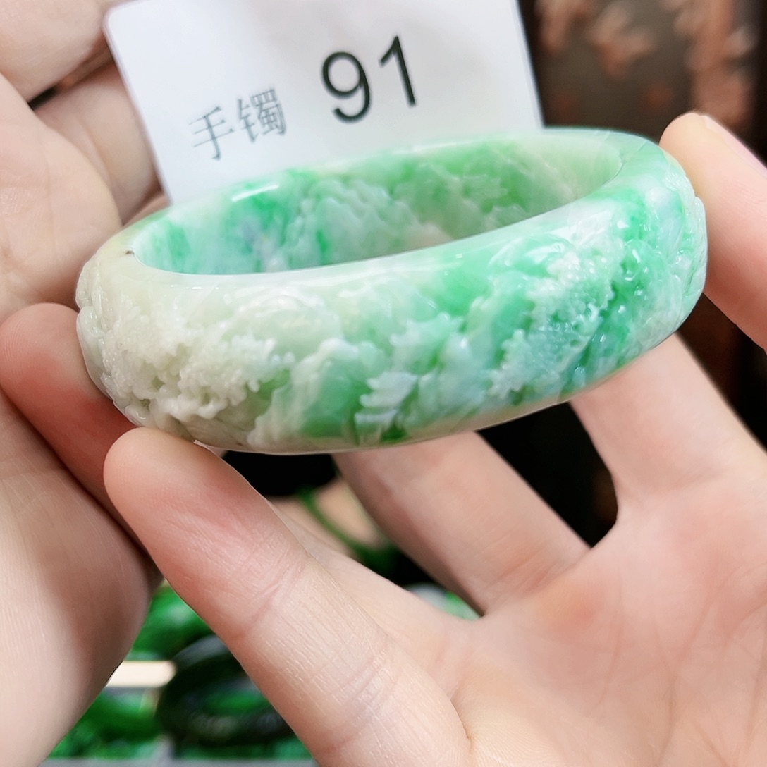 翡翠手镯未镶嵌手镯60.8