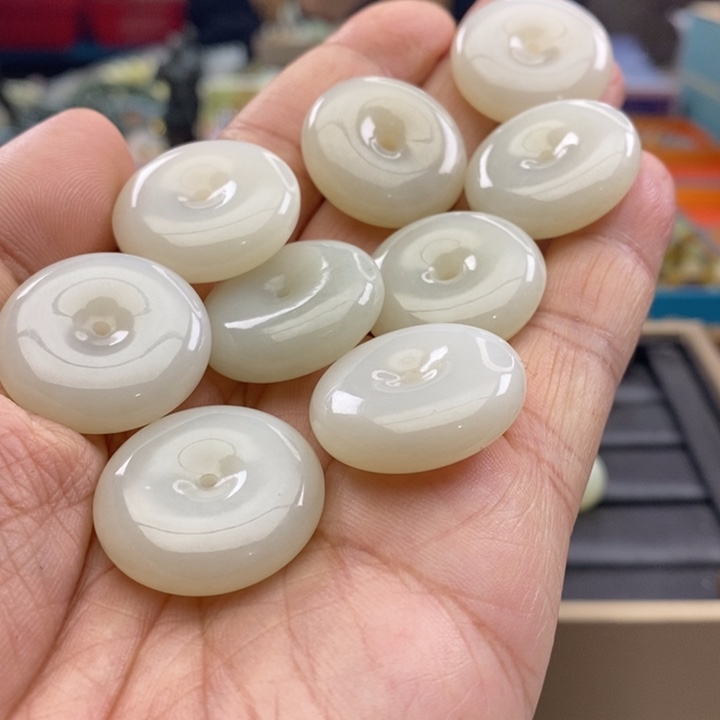 和田玉未镶嵌颈饰多样性发货，拍一发一