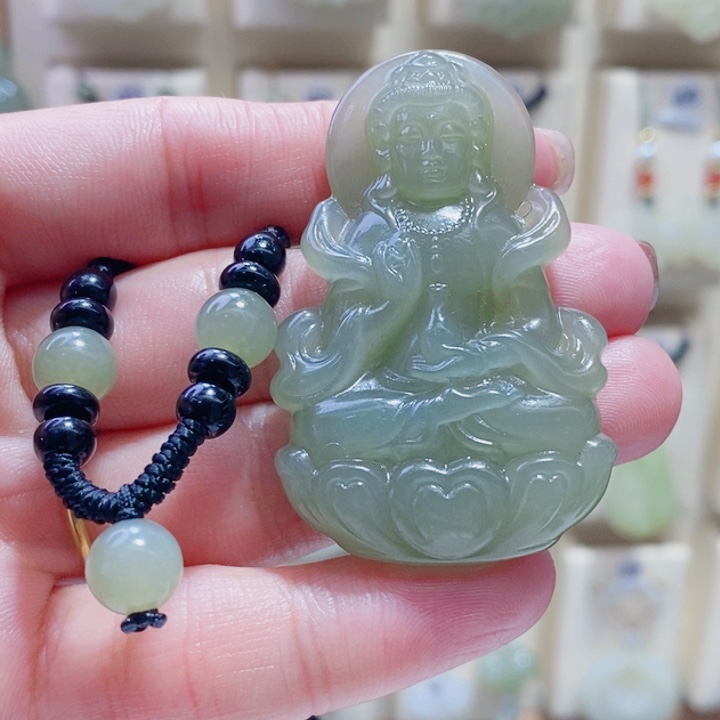 和田玉未镶嵌颈饰有包容