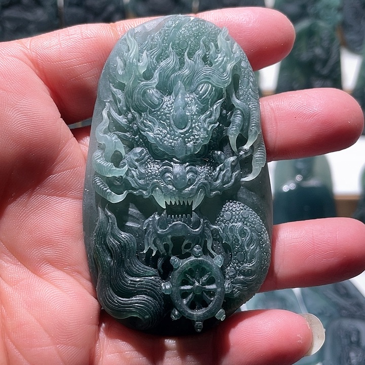 定制翡翠未镶嵌龙