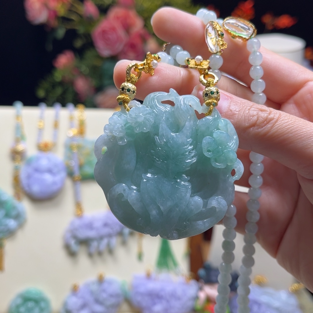 翡翠颈饰未镶嵌九尾