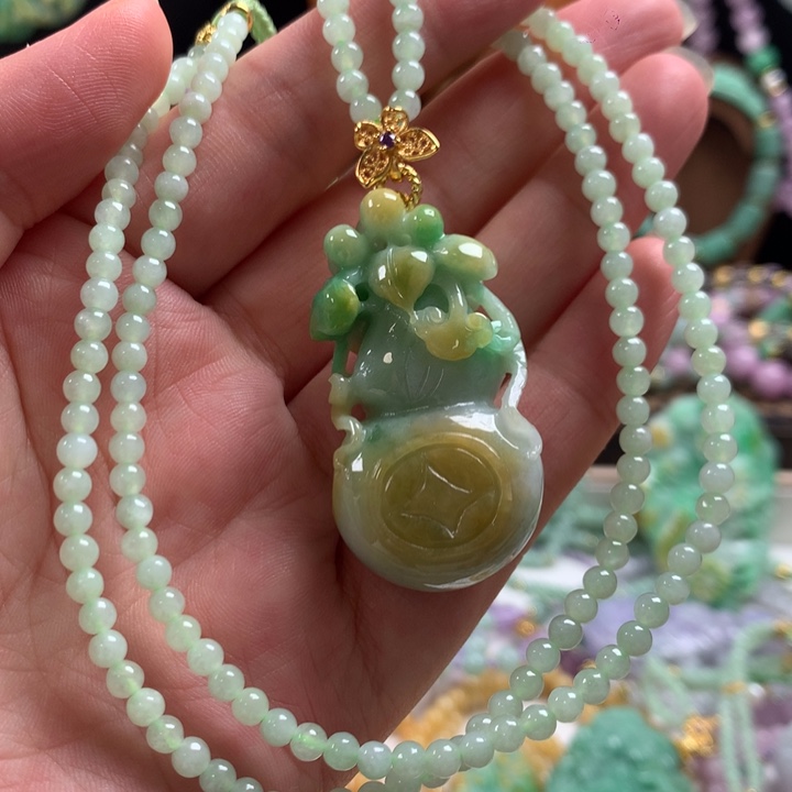 翡翠未镶嵌颈饰吊坠