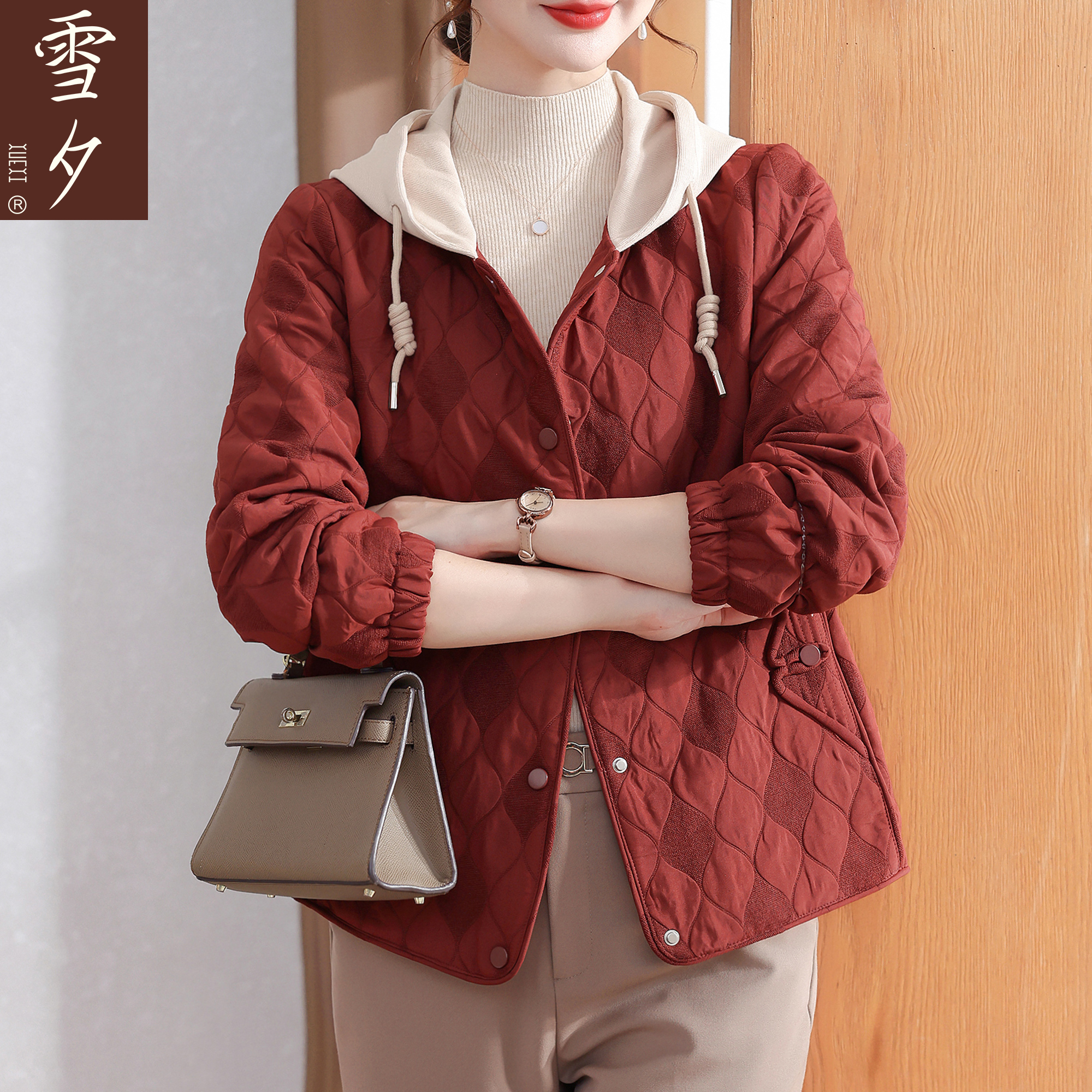 妈妈秋装外套2025新款中老年女装春秋款巨好看的连帽夹克上衣50岁