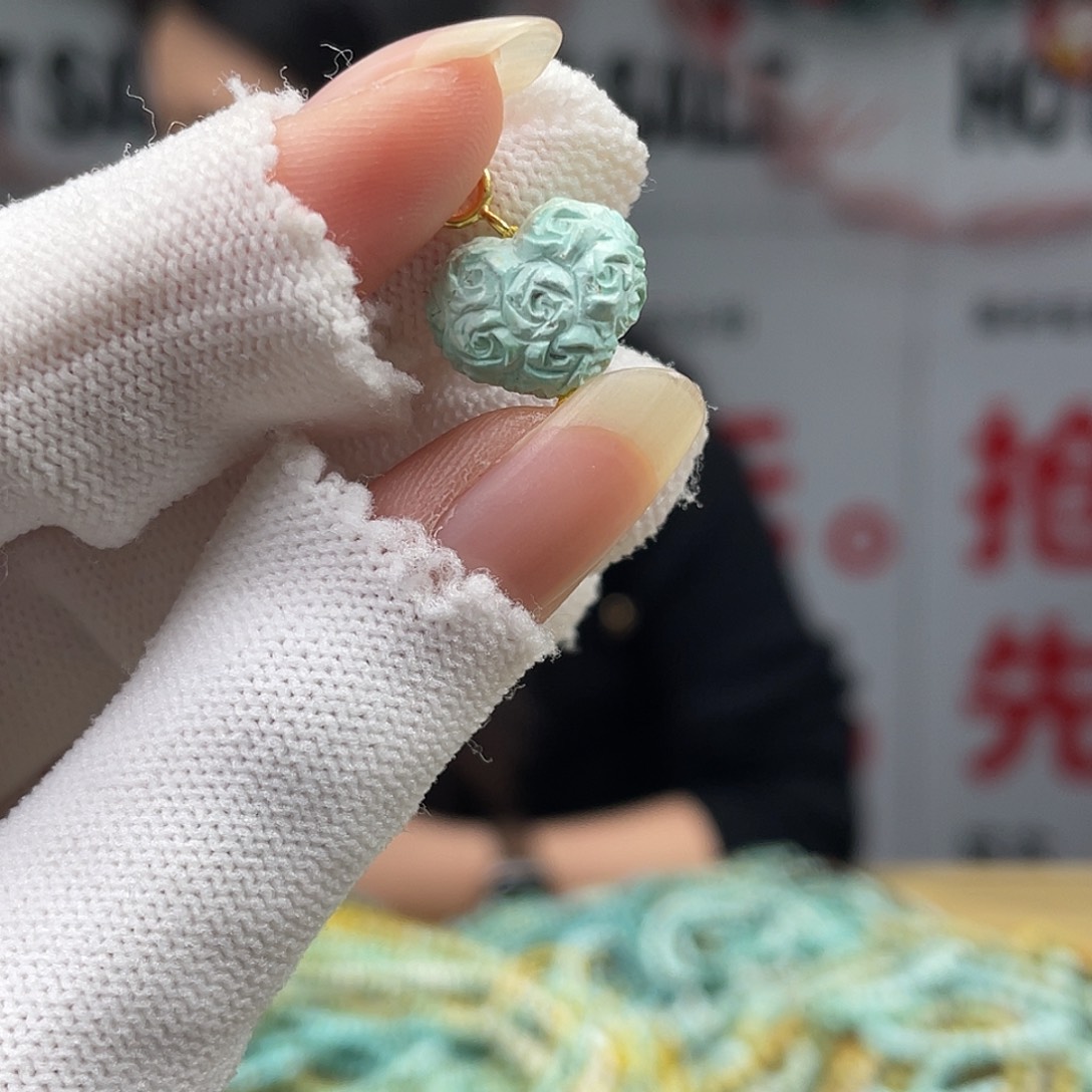 绿松石未镶嵌挂件