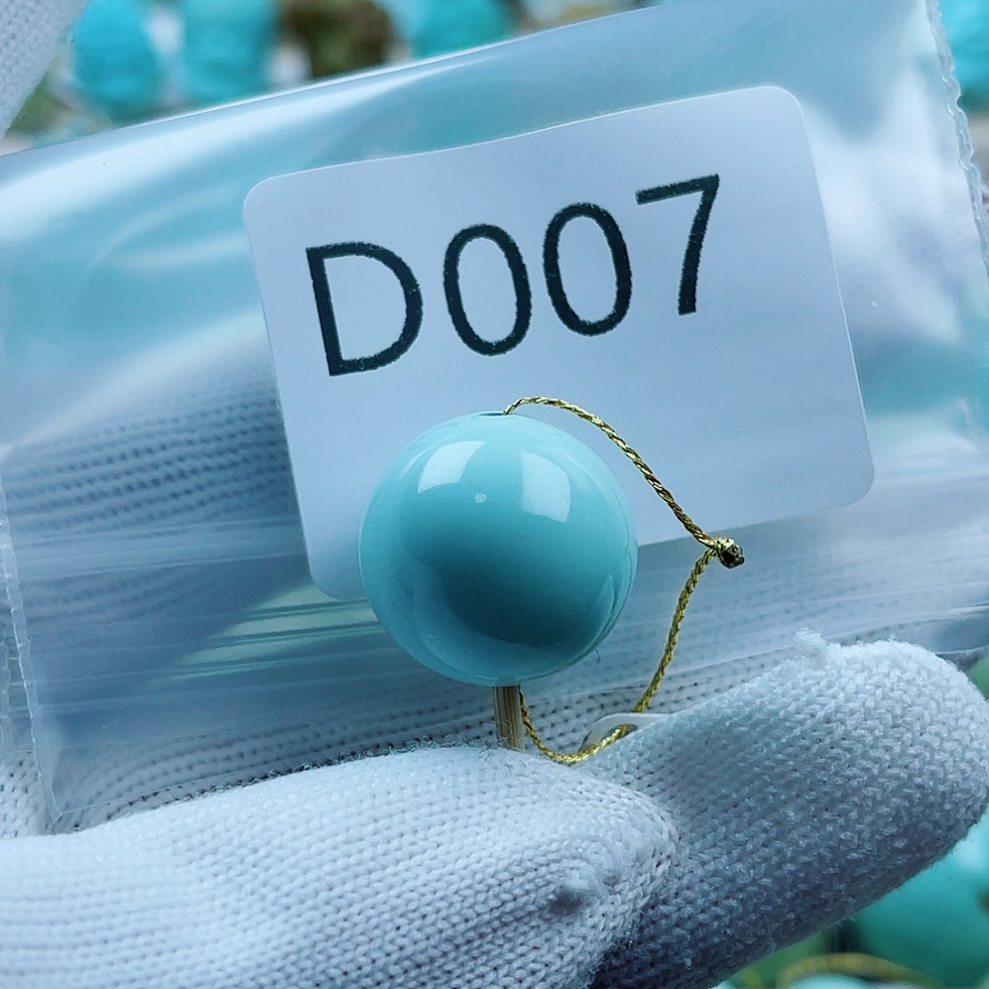 请***来绿松石未镶嵌珠宝奇石