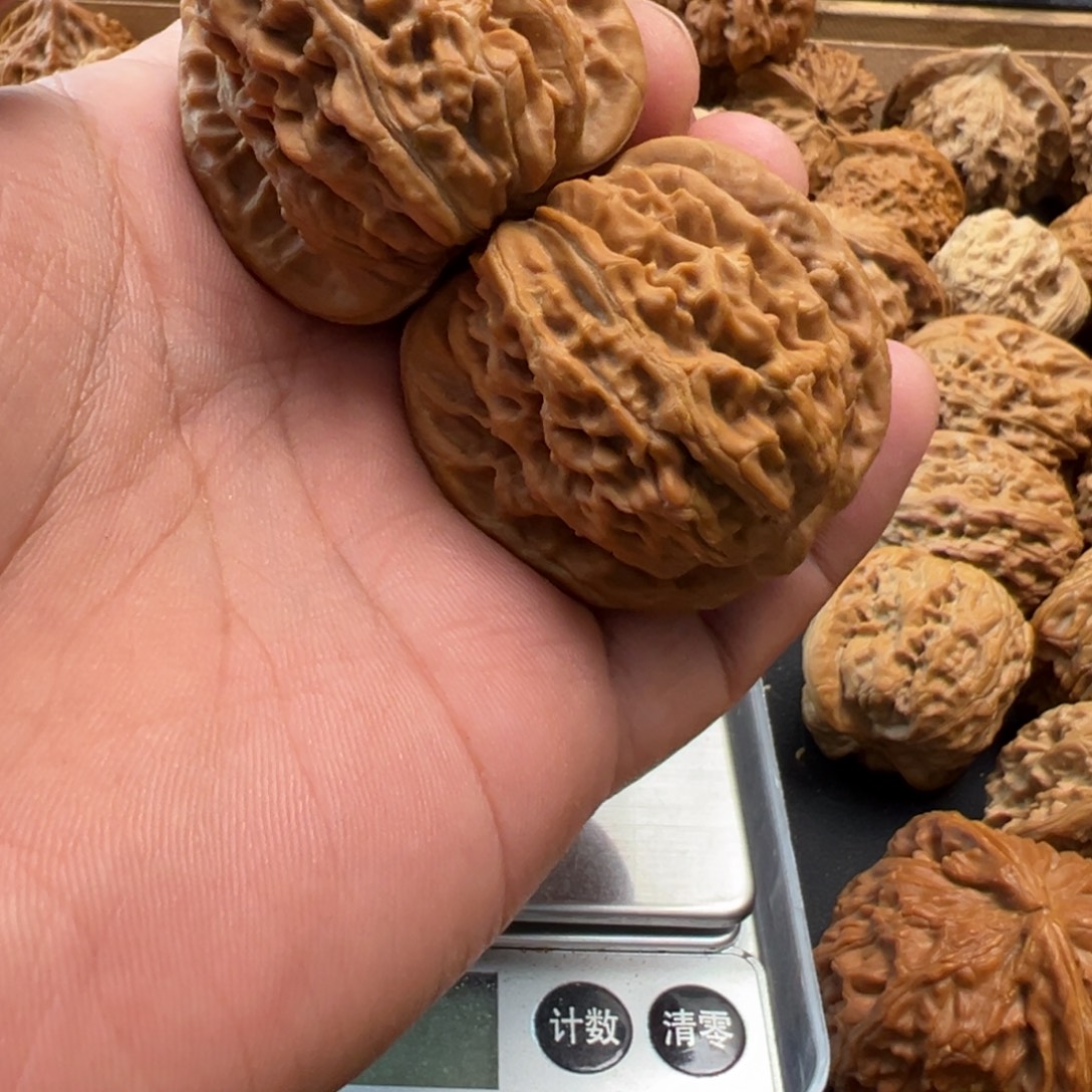 文玩核桃把件文玩核桃，四座楼