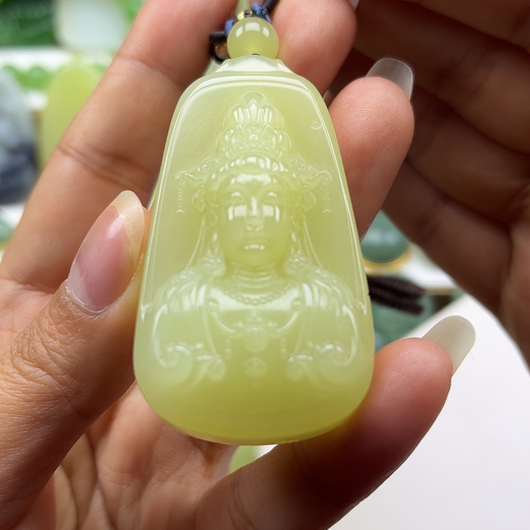 和田玉未镶嵌颈饰