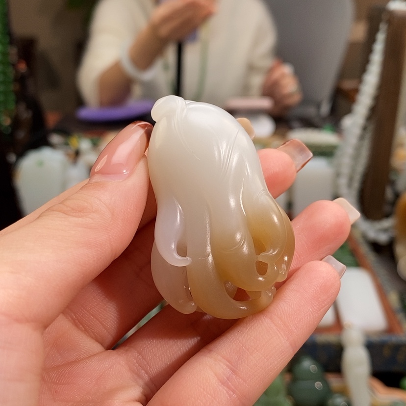 【闪购商品】吊坠(赠链)未镶嵌和田玉