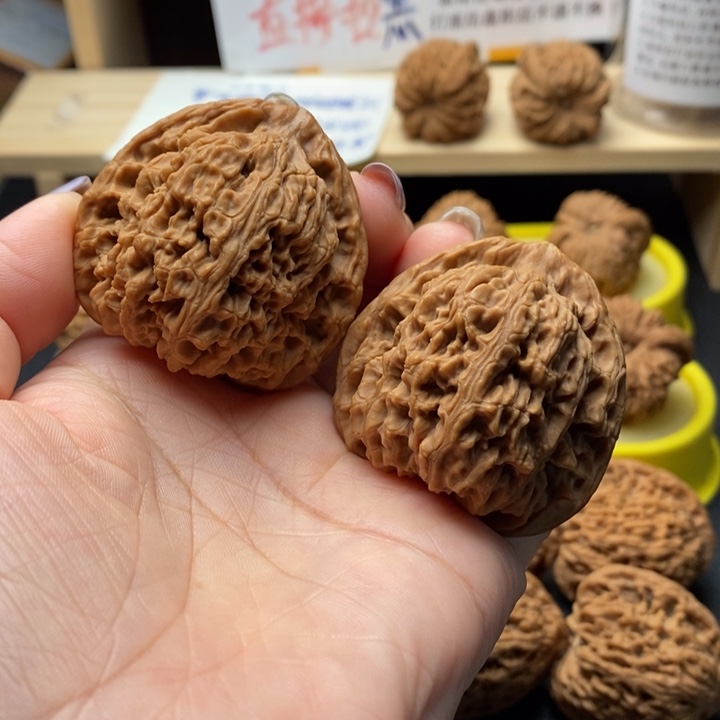 文玩核桃吊坠正三角炮弹毕业水尖福利444243尺0940