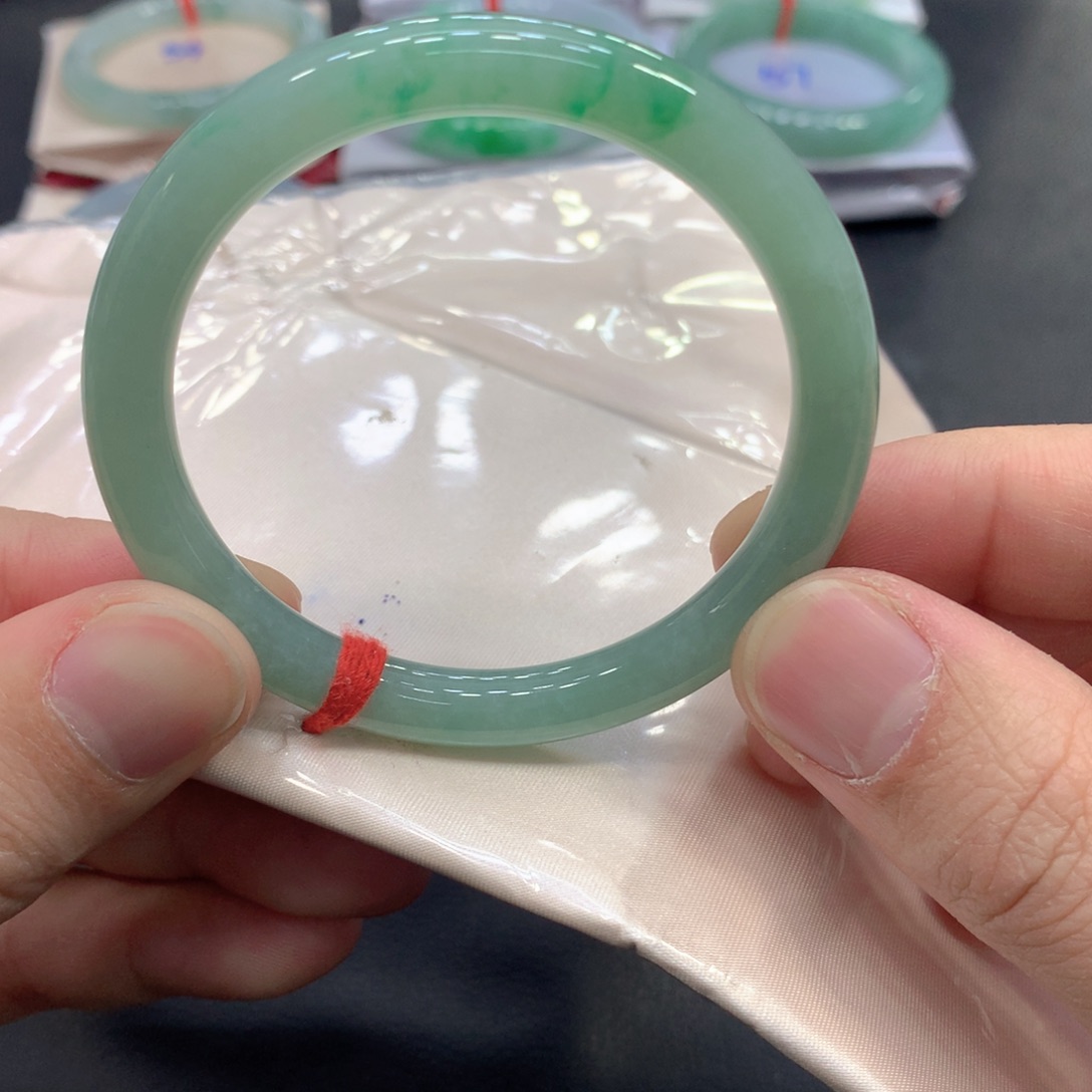 翡翠手镯（开口镯）未镶嵌