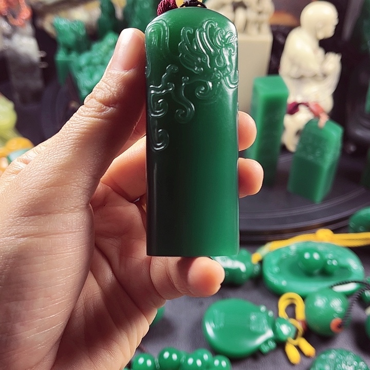 四川石用****5雅安绿名贵石材