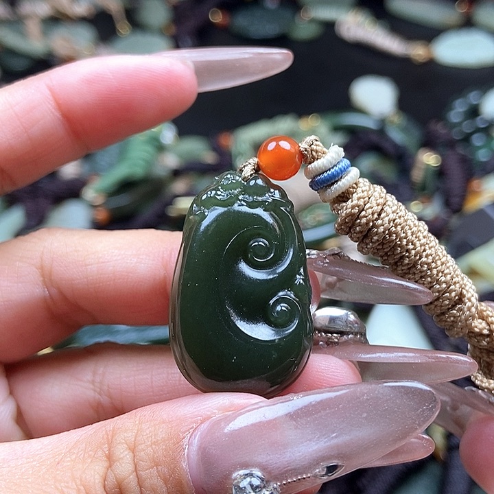 和田玉颈饰未镶嵌