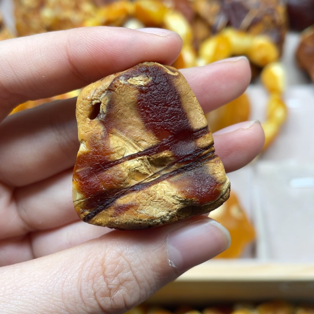 琥珀珠宝奇石未镶嵌