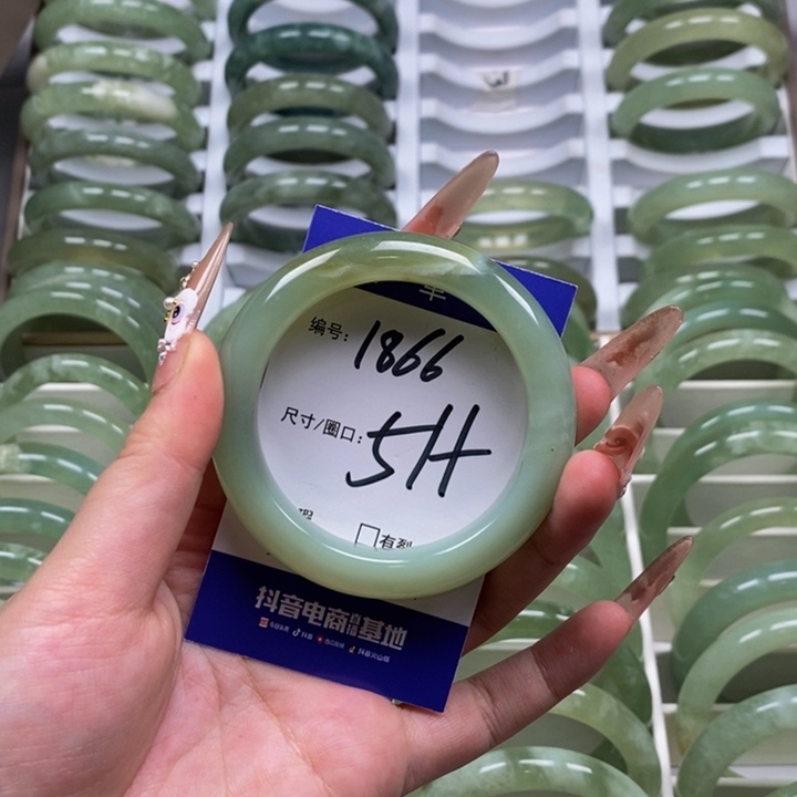 蛇纹石玉手镯足金镶嵌