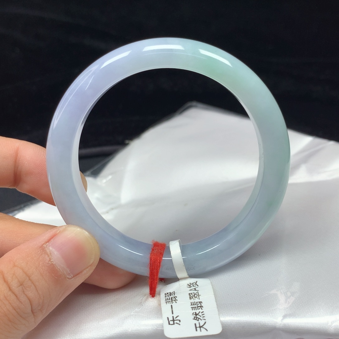 翡翠手镯（圆镯）未镶嵌54.7