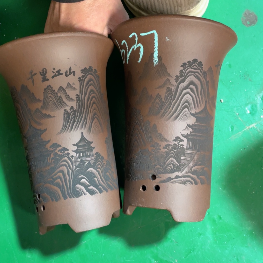 用***花花盆紫砂微瑕小号