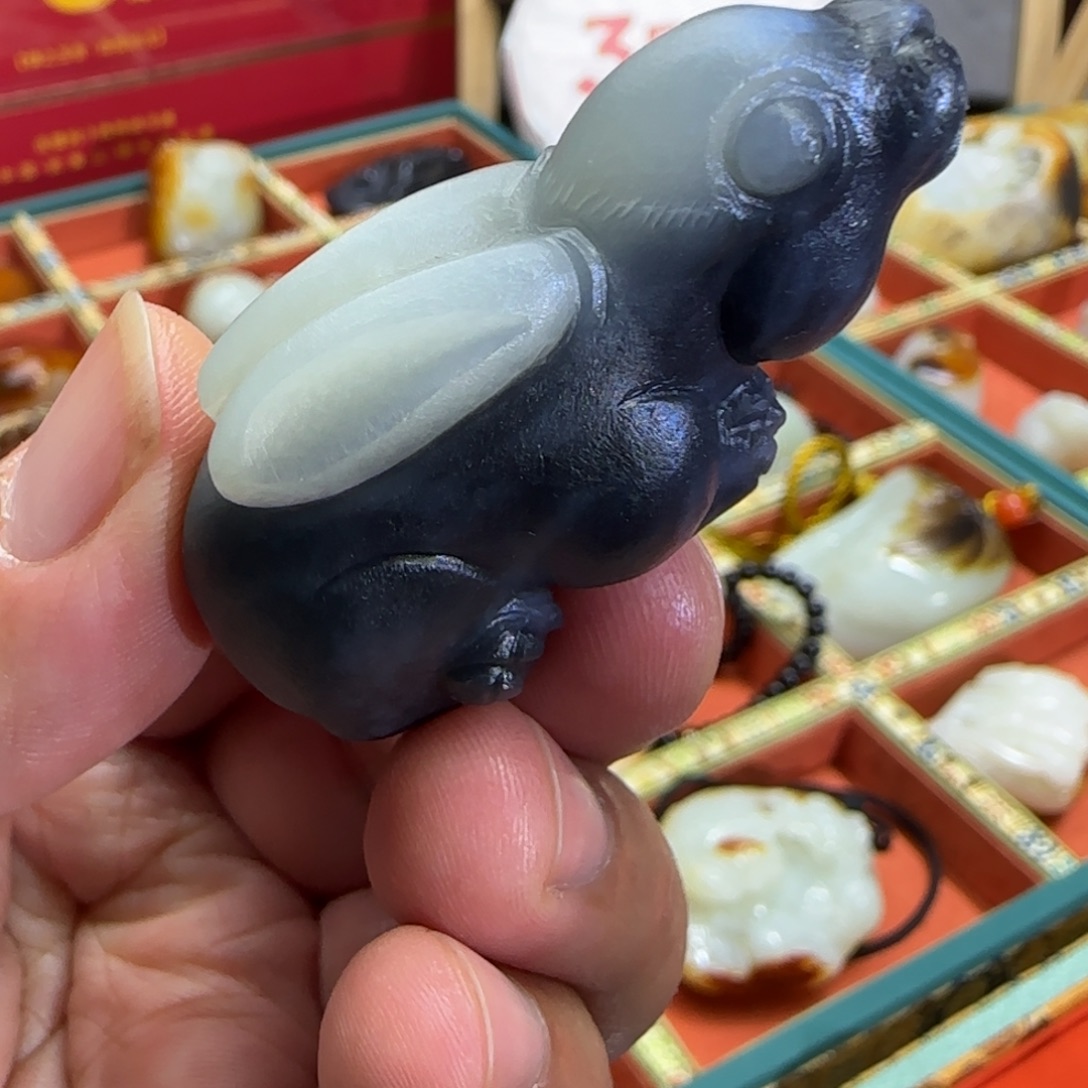 镜***儿和田玉未镶嵌挂件