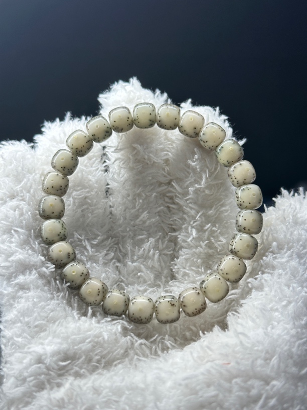 星月菩提8×9月留白糯透头条