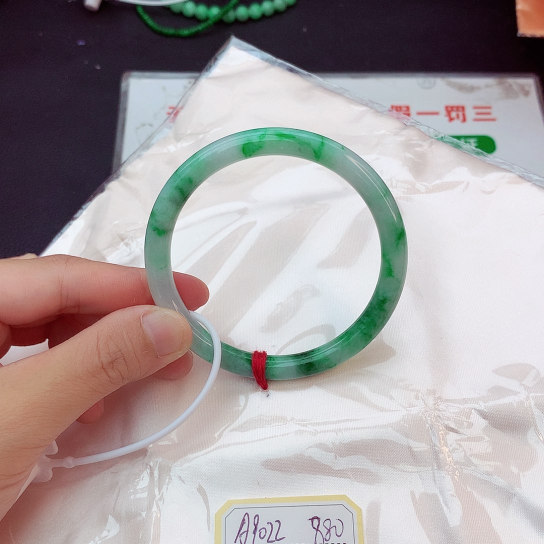 翡翠未镶嵌手镯翡翠
