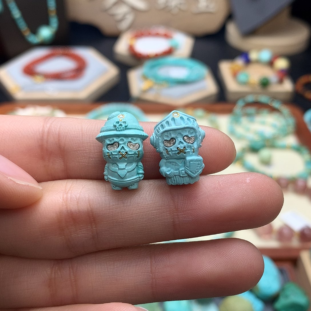 绿松石挂件未镶嵌小****簿