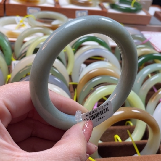 【闪购商品】和田玉手镯未镶嵌60.5