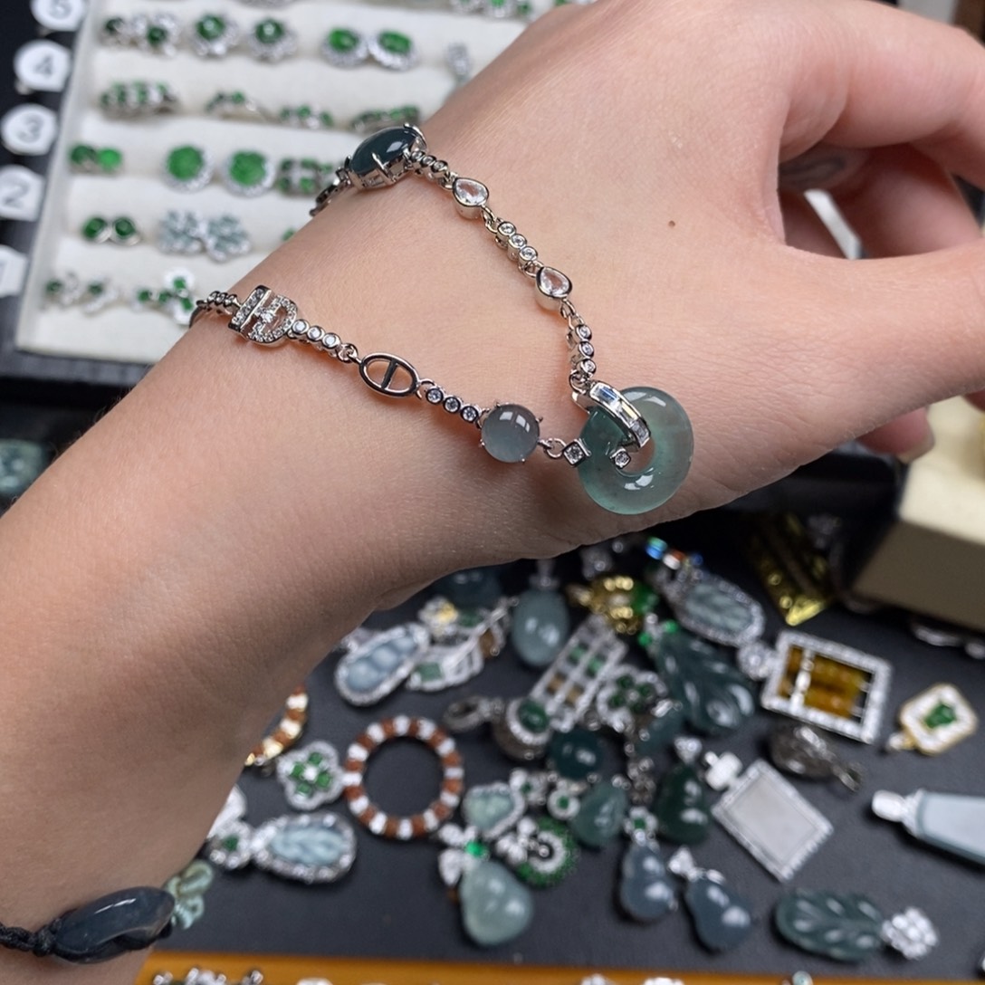 未镶嵌挂件翡翠翡翠