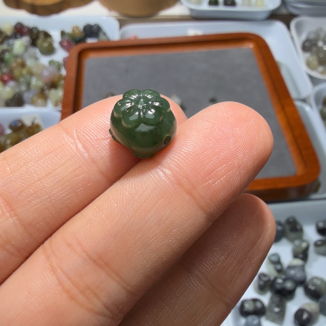 和田玉未镶嵌珠宝奇石