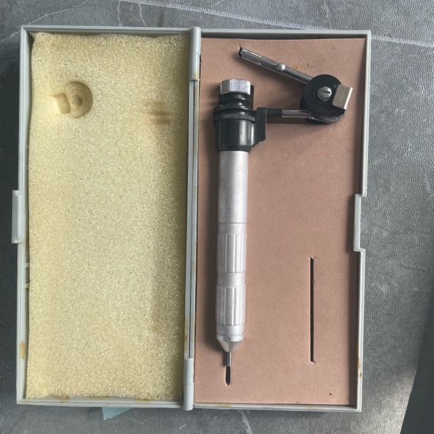 【827】金属棒（灰色盒子）