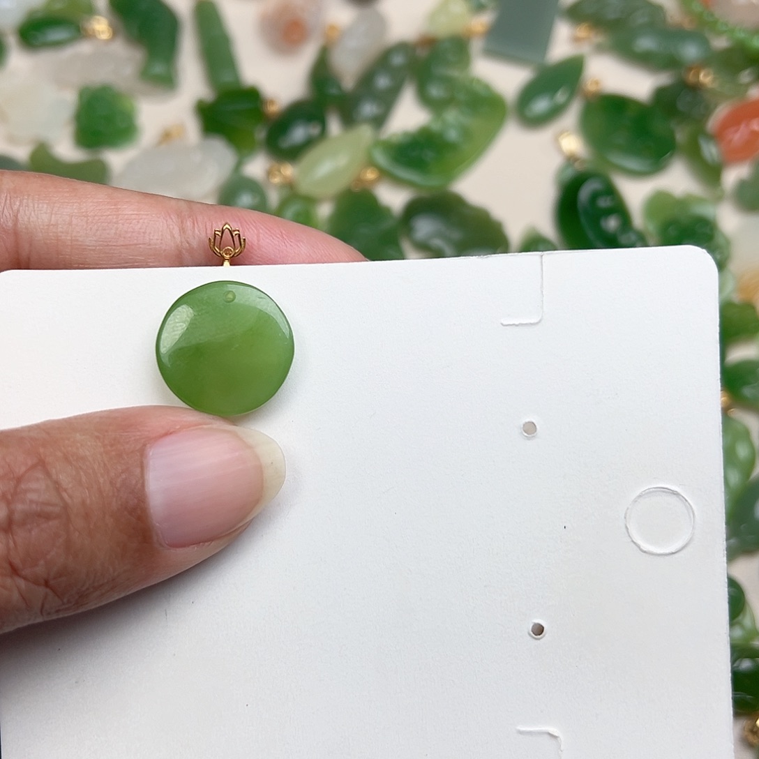 和田玉（碧玉）18K金镶嵌玉坠小**单