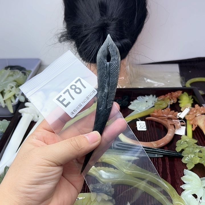 蛇纹石玉发饰合金雪**扬